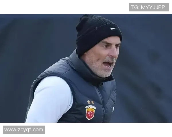 英超换帅潮：狼队垫底致佩雷拉离任，国足选帅与中超绯闻教练现新变数